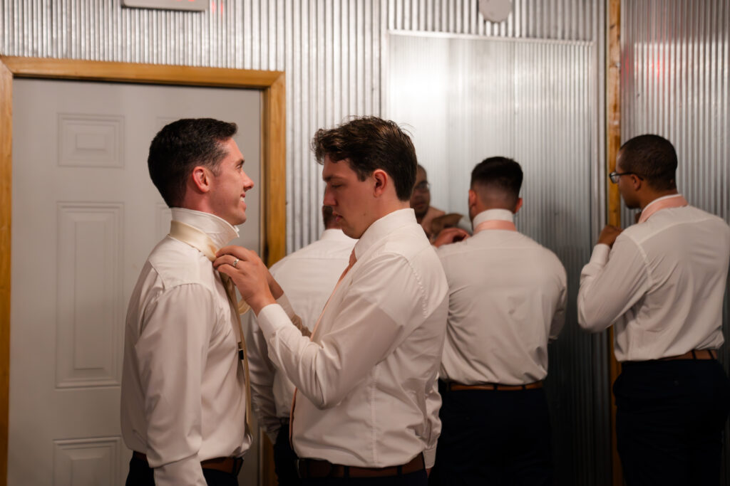 Kentucky Wedding Photography groom and groomsmen getting ready 