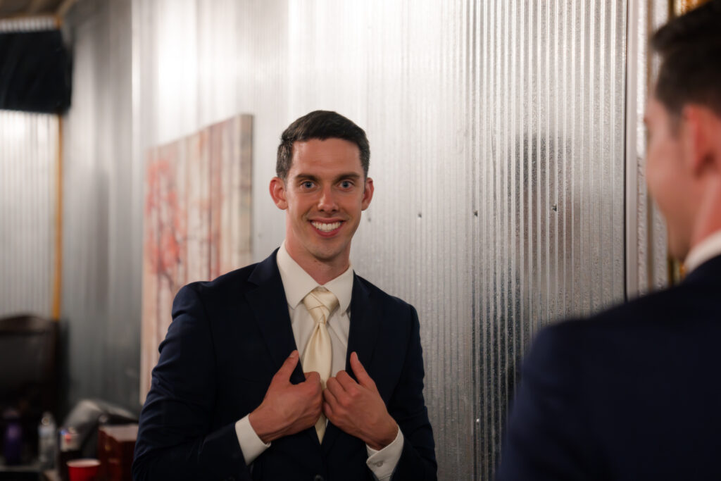 Kentucky wedding photography groom getting ready