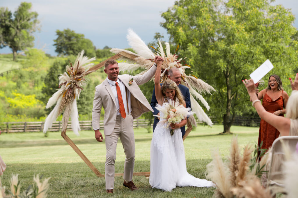 Fall Kentucky wedding ceremony